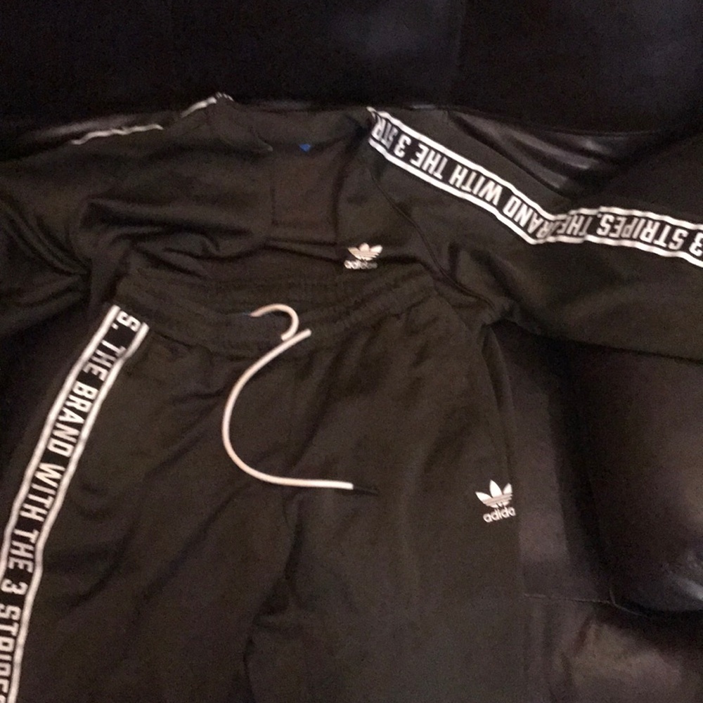 Adidas old school jogging outfit